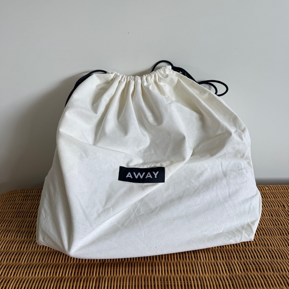 AWAY The Everywhere Bag. - Picture 7 of 7
